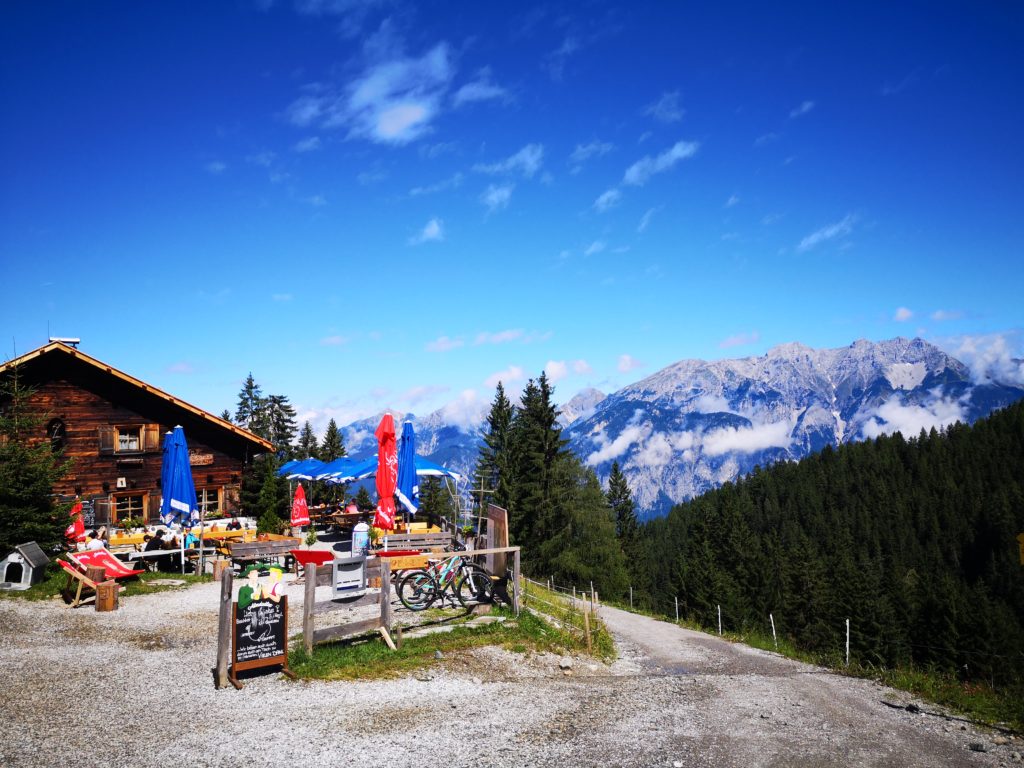 Götzner Alm mit Blick auf Nordkette