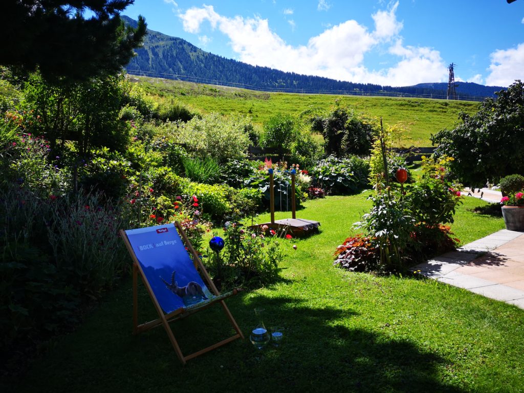 Liegestuhl im Garten